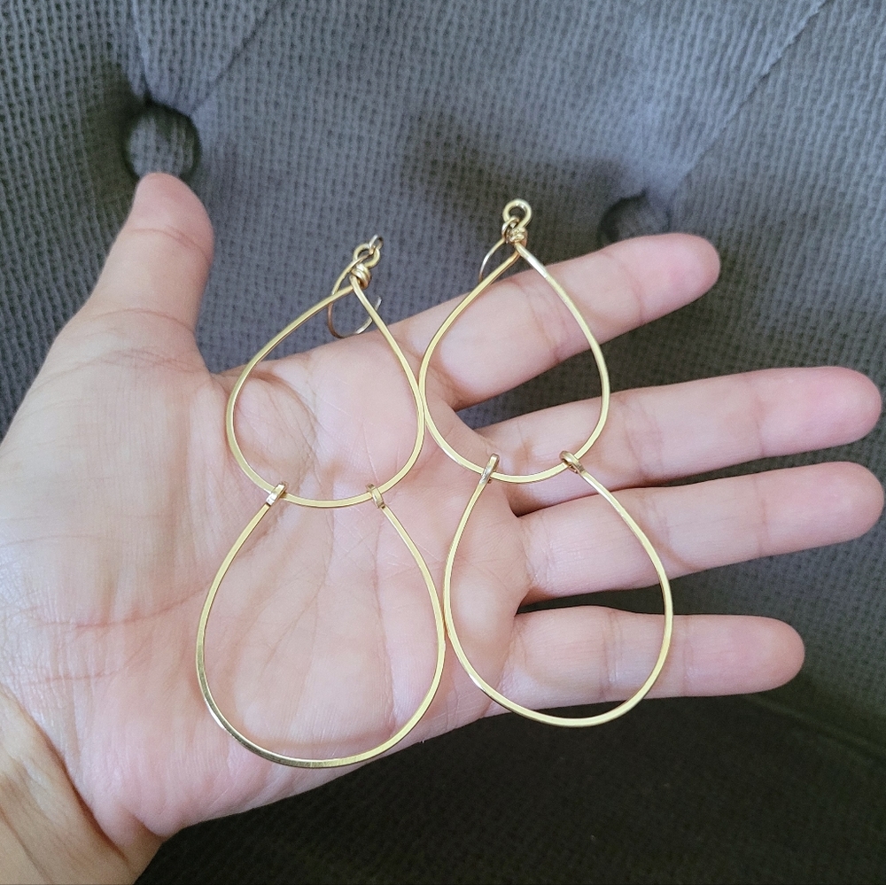Hammered🔨 Gold💛 Two✌️ Tier Earrings - Picture 11 of 13